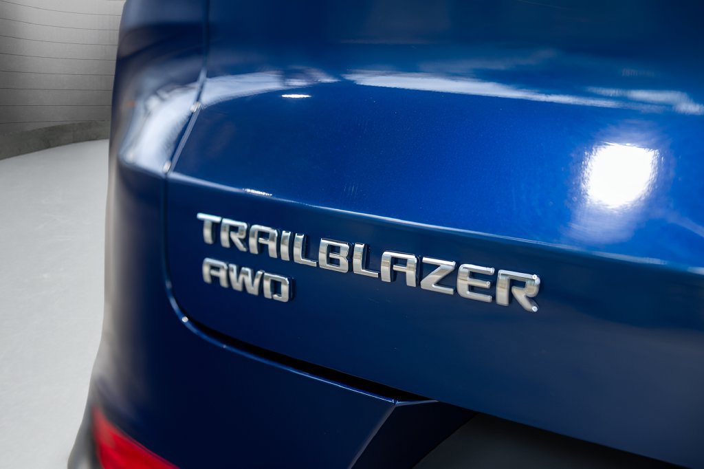 Used 2023 Chevrolet TrailBlazer LT FWD image 16