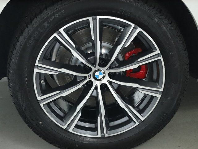Used 2026 BMW X5 xDrive50e w/ M Sport Package AWD/4WD image 13
