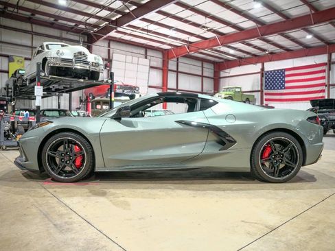 Used 2024 Chevrolet Corvette Stingray 2dr Coupe w/ Z51 Performance Package image 4