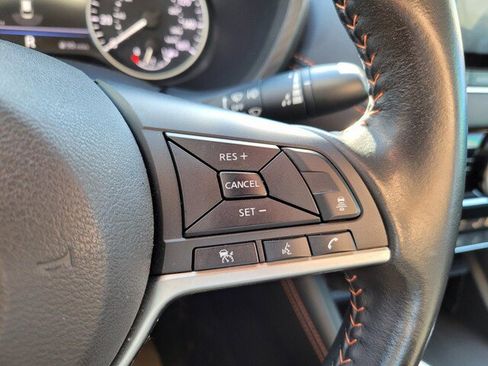 Certified 2022 Nissan Sentra SR w/ Midnight Edition image 18