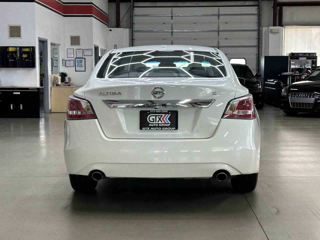 Used 2014 Nissan Altima 2.5 S w/ Display Audio Package FWD image 3