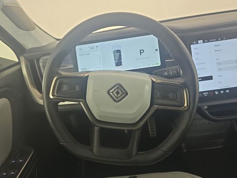 Used 2024 Rivian R1S Adventure AWD/4WD image 29