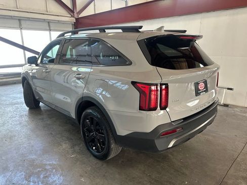 Used 2022 Kia Sorento S w/ Panoramic Sunroof Package AWD/4WD image 3