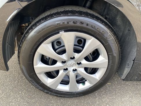 Used 2025 Toyota Corolla LE image 13