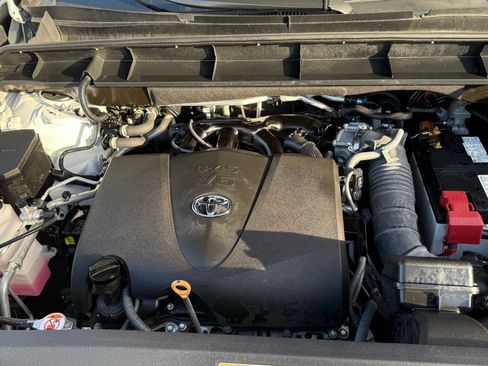 Used 2022 Toyota Highlander Platinum image 16