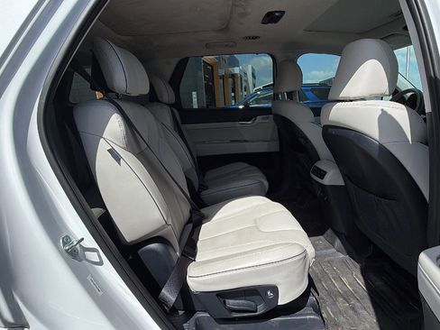 Used 2025 Hyundai Palisade Calligraphy FWD image 19