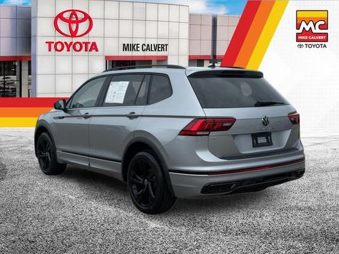 Used 2023 Volkswagen Tiguan SE R-Line FWD image 3