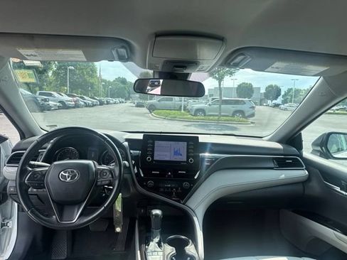 Used 2024 Toyota Camry SE FWD image 12