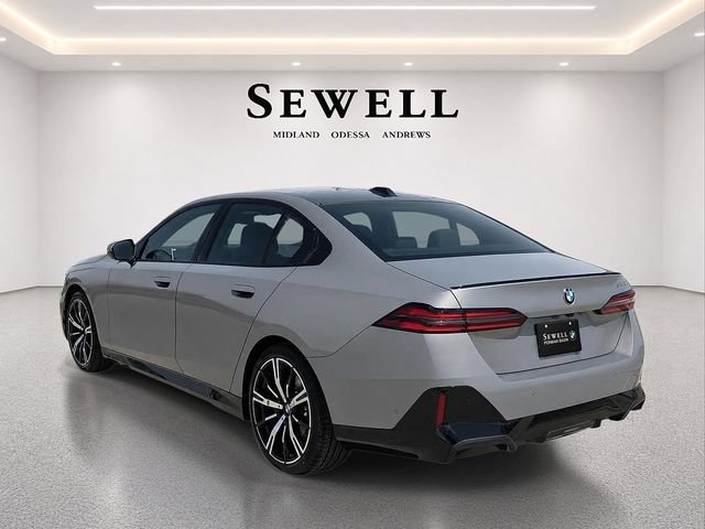 Used 2027 BMW 530i w/ M Sport Package RWD image 3