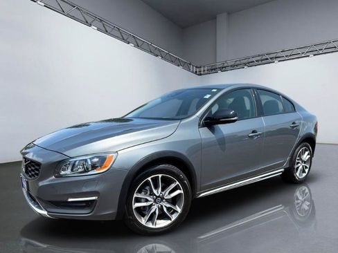 Used 2016 Volvo S60 T5 Cross Country Platinum AWD/4WD image 28