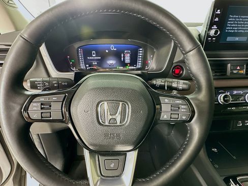 Used 2024 Honda Pilot Elite image 12