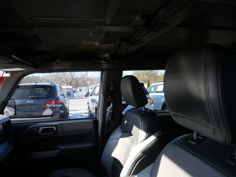 Used 2022 Ford Bronco Black Diamond w/ Sasquatch Package image 13