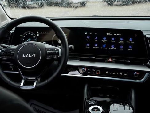 Used 2025 Kia Sportage SX Prestige image 15
