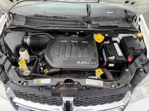 Used 2015 Dodge Grand Caravan SXT w/ Security Group image 41