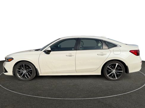 Used 2024 Honda Civic Touring image 2