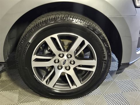 Used 2022 Ford Expedition Limited image 20