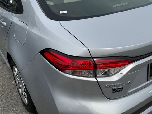Used 2022 Toyota Corolla LE image 34