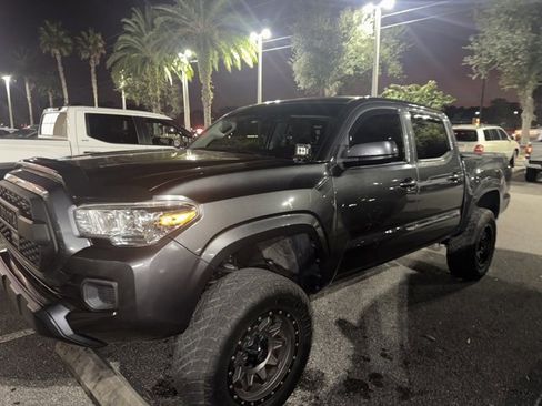Used 2021 Toyota Tacoma SR image 3