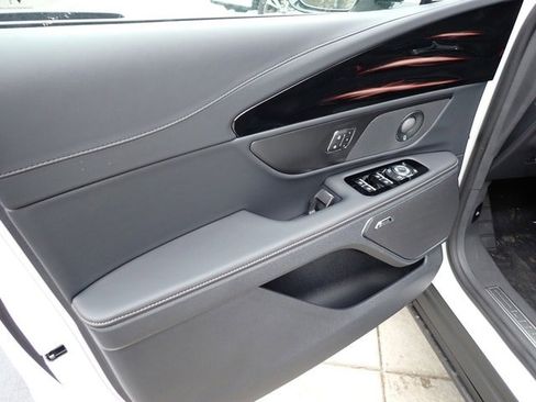 New 2026 Lincoln Nautilus Reserve image 19