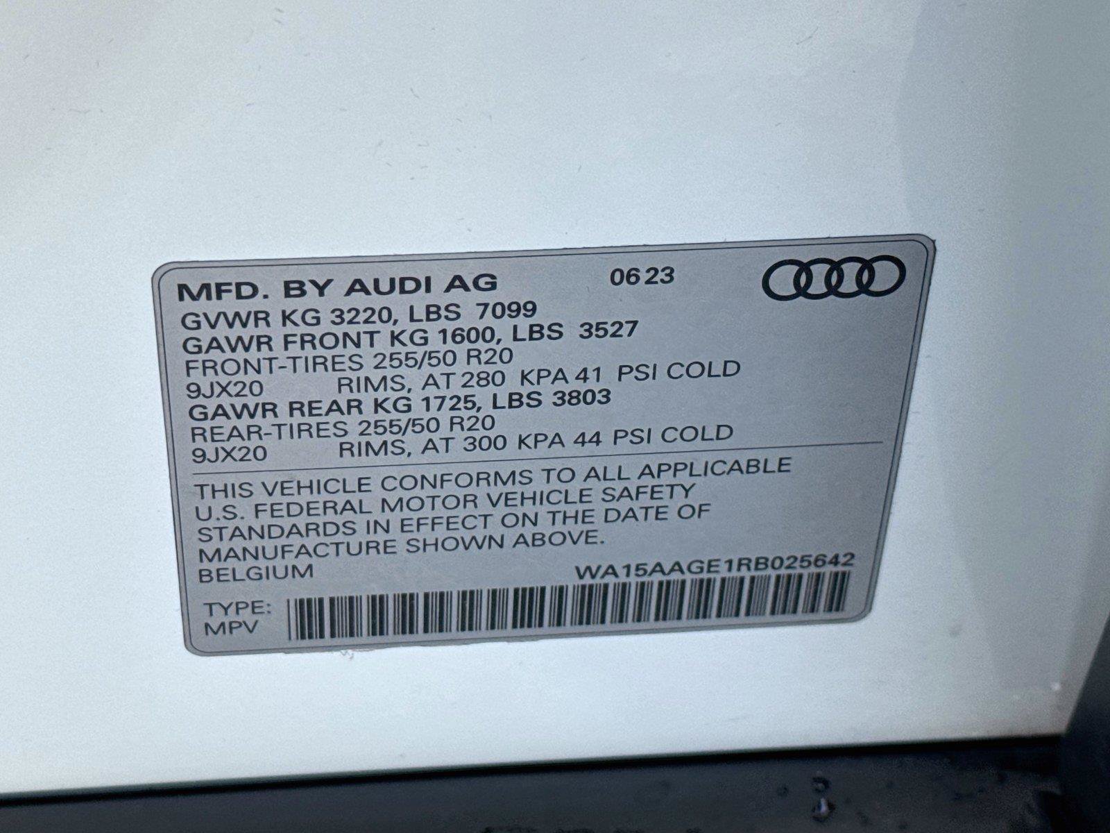 Certified 2024 Audi Q8 e-tron Premium Plus AWD/4WD image 34