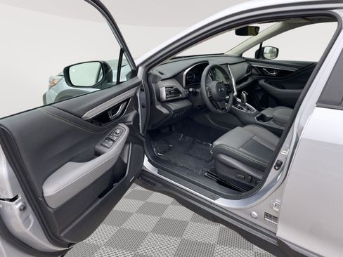 Used 2025 Subaru Outback Onyx Edition image 23