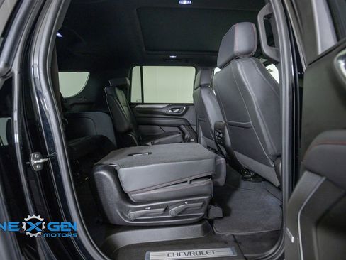 Used 2024 Chevrolet Suburban RST w/ Luxury Package AWD/4WD image 38