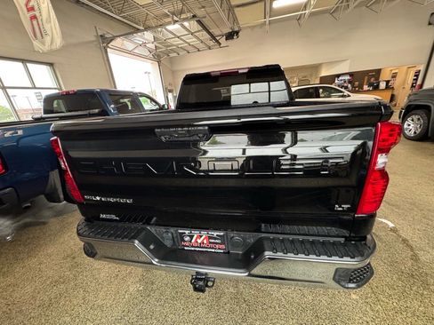 Used 2024 Chevrolet Silverado 1500 LT image 7