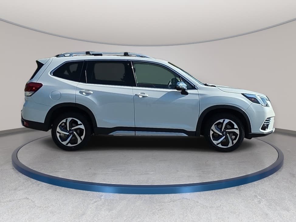 Used 2023 Subaru Forester Touring AWD/4WD image 4