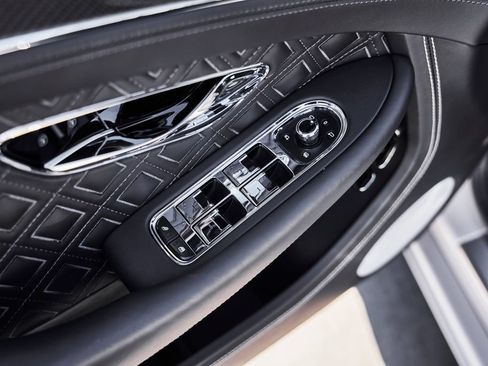 Used 2021 Bentley Continental GT Mulliner AWD/4WD image 28