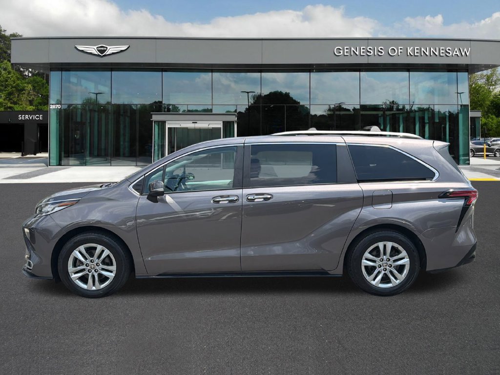 Used 2022 Toyota Sienna Limited AWD/4WD image 4