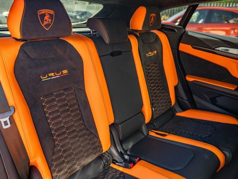 Used 2022 Lamborghini Urus image 27