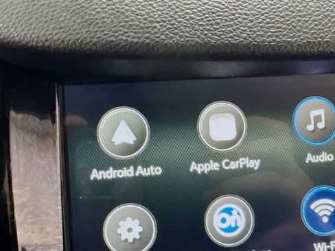 Used 2019 Chevrolet Trax Premier image 2