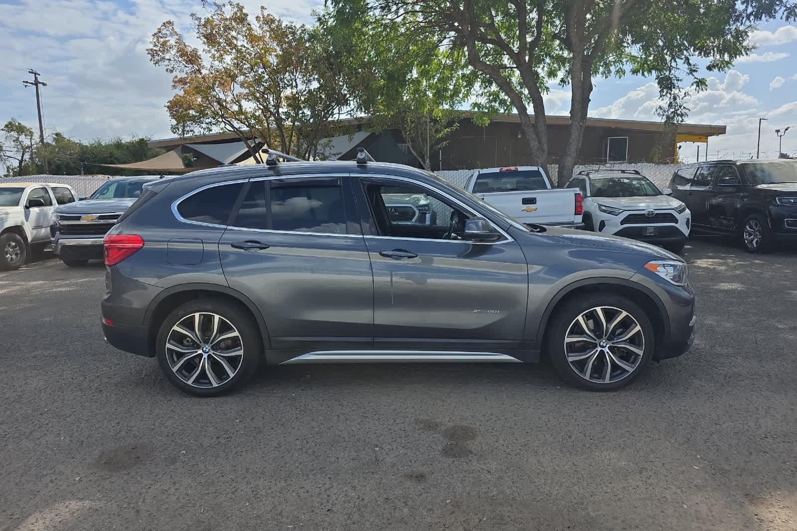 Used 2017 BMW X1 xDrive28i AWD/4WD image 9