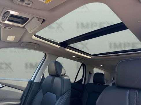 Used 2023 Honda Pilot Touring image 10
