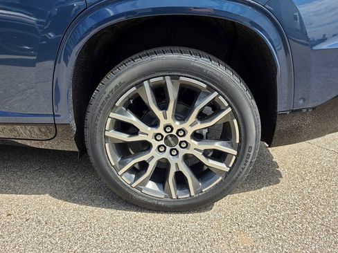 New 2026 GMC Acadia Denali Ultimate w/ LPO, Floor Liner Package AWD/4WD image 40