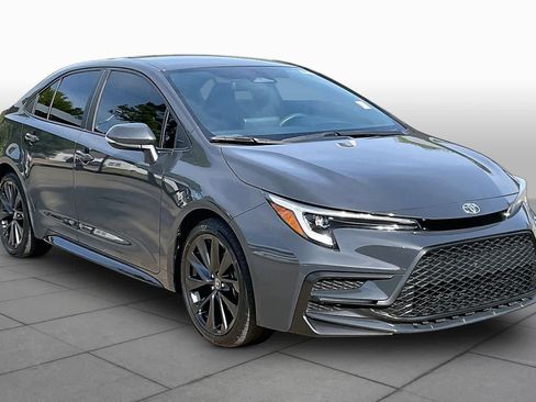 Used 2023 Toyota Corolla SE FWD image 3