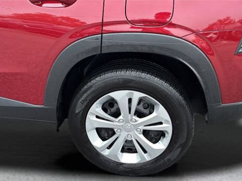 Used 2025 Chevrolet Trax LS w/ Driver Confidence Package FWD image 31