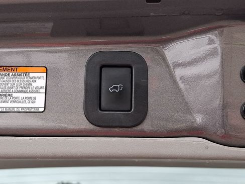 Used 2016 Toyota Sienna XLE Premium AWD/4WD image 34
