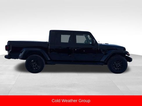 Used 2022 Jeep Gladiator Sport image 8