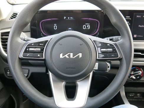 Used 2024 Kia Seltos LX AWD/4WD image 26