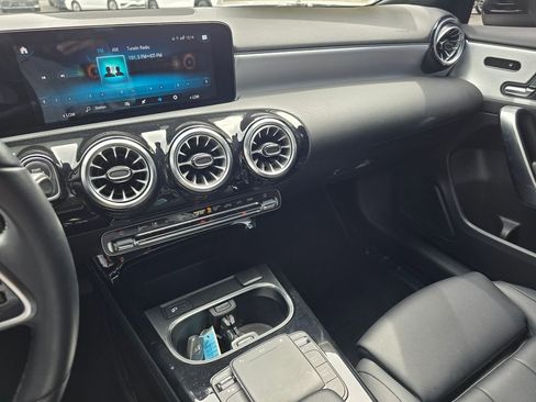 Used 2022 Mercedes-Benz A 220 4MATIC image 27