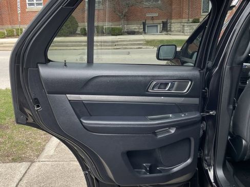 Used 2019 Ford Explorer XLT w/ Equipment Group 201A image 9