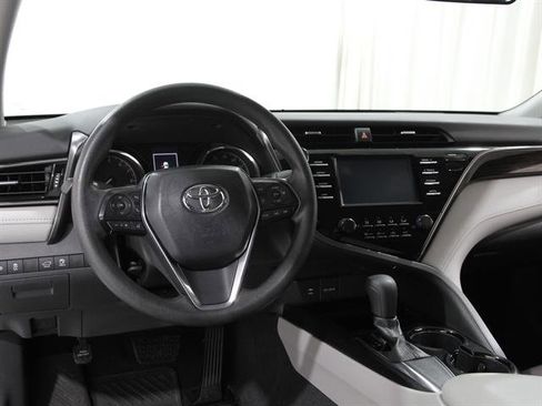 Used 2019 Toyota Camry LE image 6