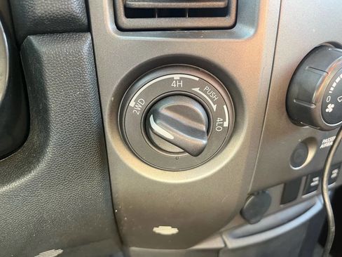 Used 2010 Nissan Titan XE w/ XE Popular Equipment Pkg image 17