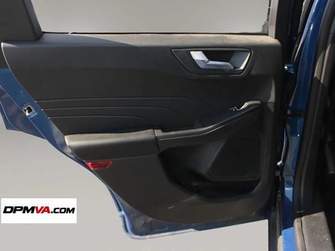 Used 2023 Ford Escape ST-Line w/ Equipment Group 301A FWD image 17