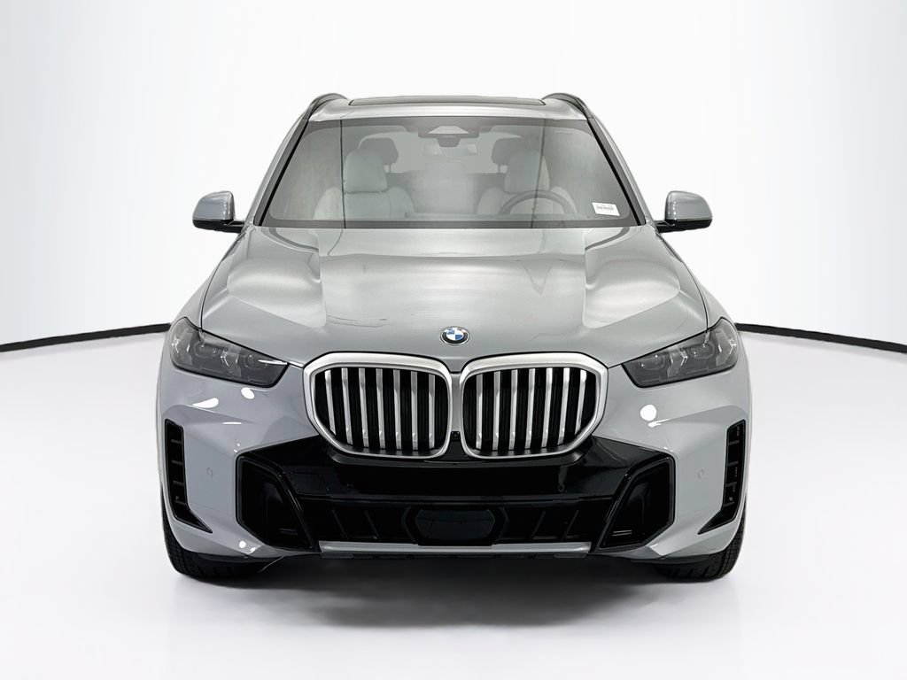 Used 2024 BMW X5 sDrive40i w/ M Sport Package RWD image 2