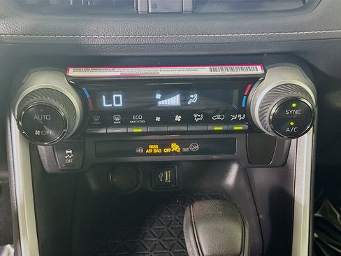 Used 2024 Toyota RAV4 XLE AWD/4WD image 23