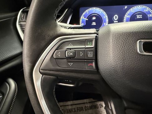 Used 2024 Jeep Grand Cherokee L Altitude image 18