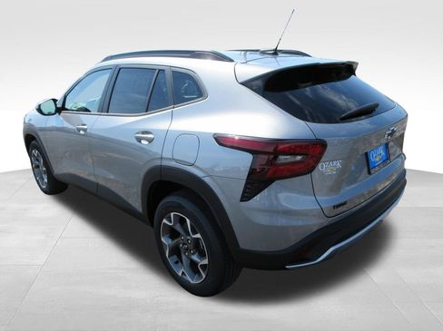 New 2026 Chevrolet Trax LT image 3