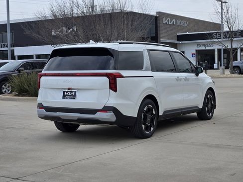 New 2026 Kia Carnival EX FWD image 4
